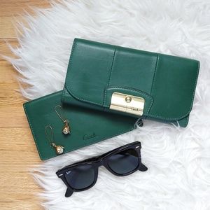 {Coach} ✨Leather Envelope Wallet with Check Holder